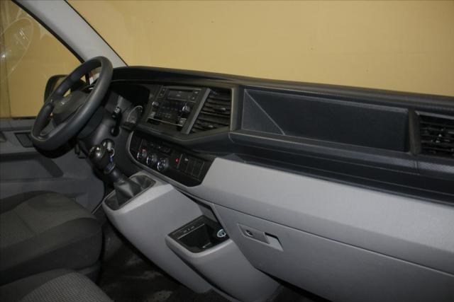 Volkswagen Transporter image 5
