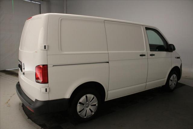 Volkswagen Transporter image 2