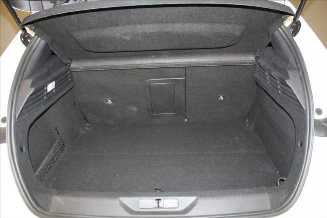 Peugeot 308 image 2