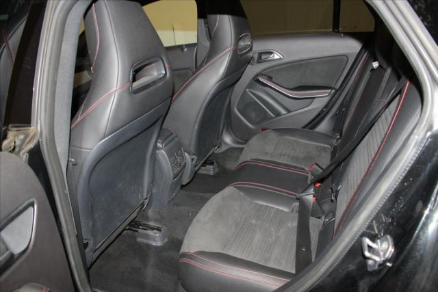 Mercedes Benz Cla Shooting Brake image 1