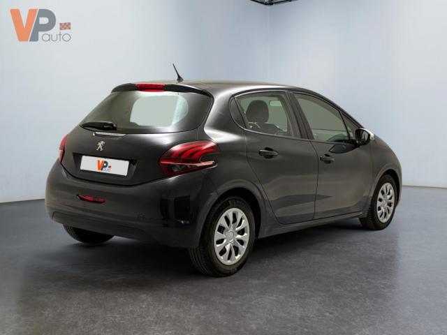 Peugeot 208 image 6