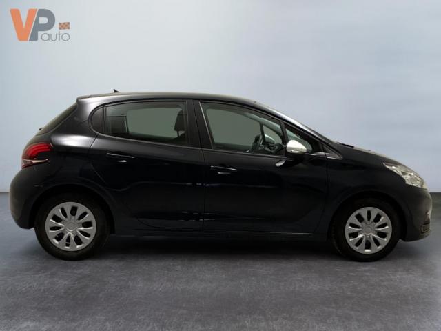 Peugeot 208 image 8