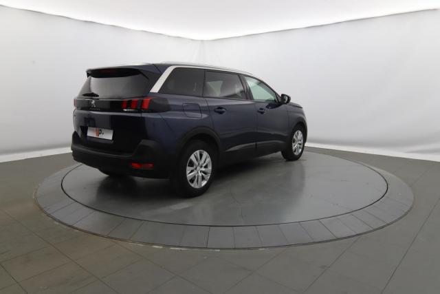 Peugeot 5008 image 1