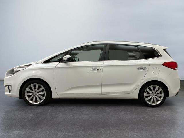 Kia Carens image 5