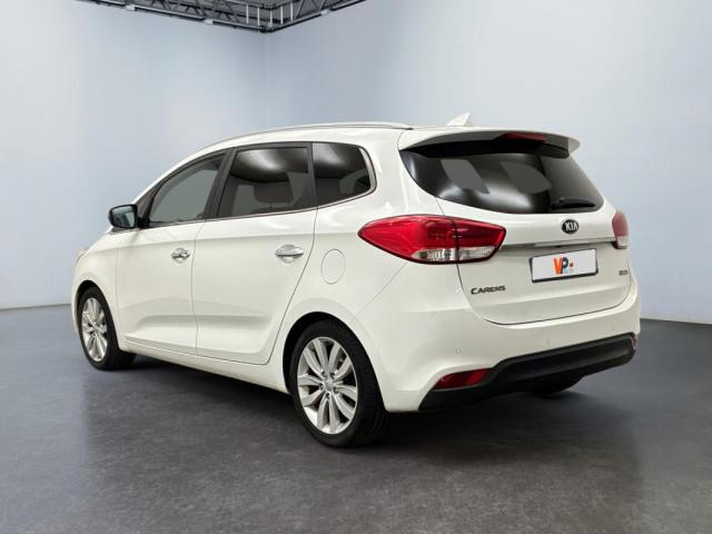 Kia Carens image 1