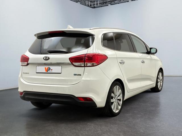 Kia Carens image 3