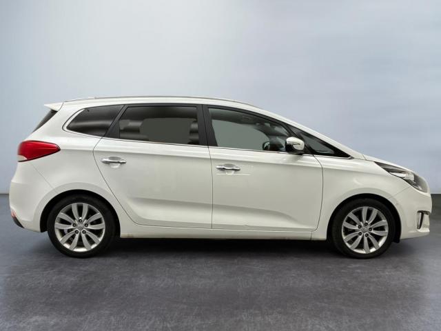 Kia Carens image 7