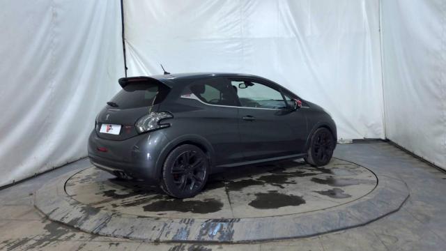 Peugeot 208 image 8