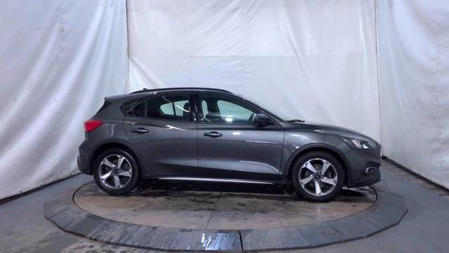 Ford Focus image 6