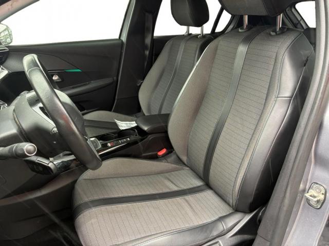 Peugeot 208 image 5