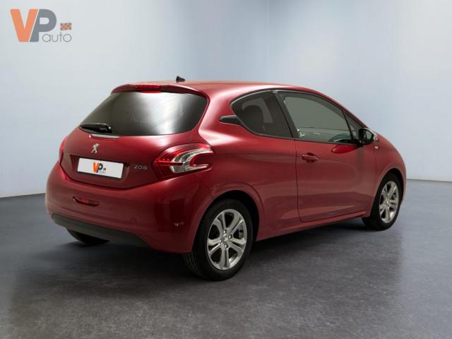 Peugeot 208 image 1