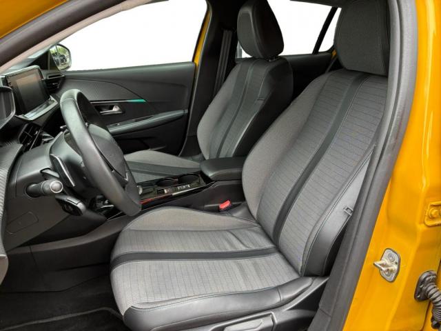 Peugeot 208 image 8