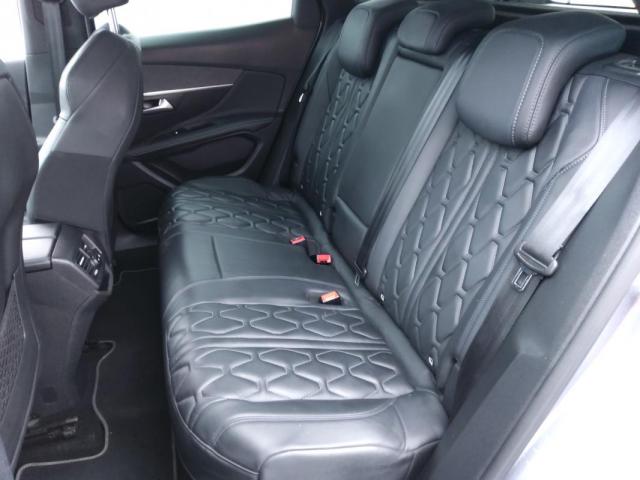 Peugeot 3008 image 2