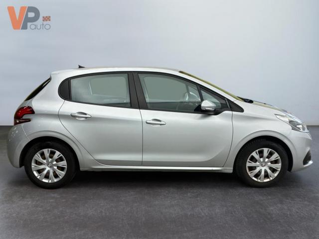 Peugeot 208 image 8