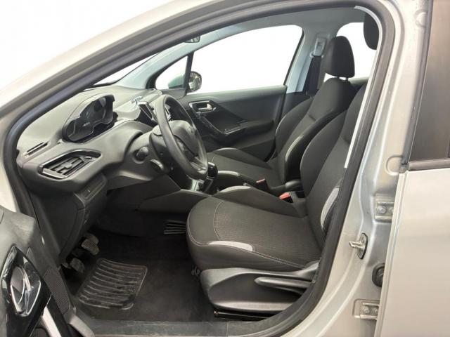 Peugeot 208 image 7