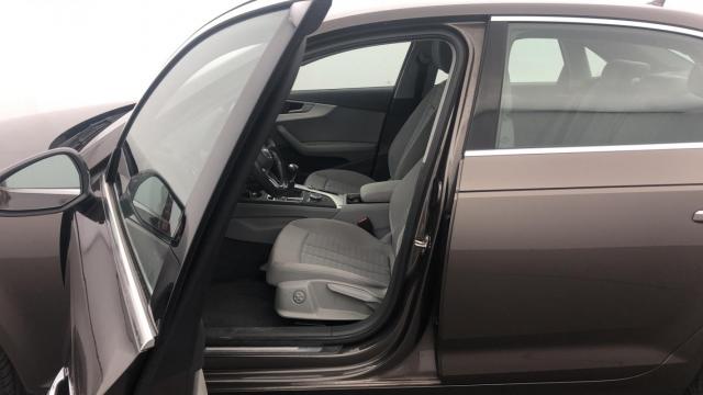 Audi A4 image 7