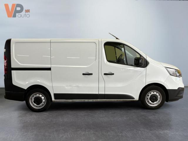 Renault Trafic image 2