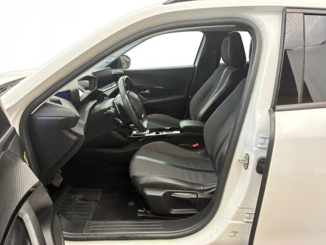 Peugeot 2008 image 6