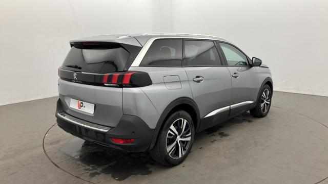 Peugeot 5008 image 1