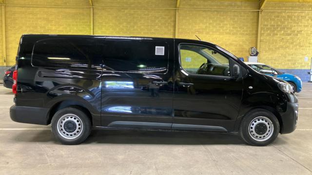 Peugeot Expert image 2