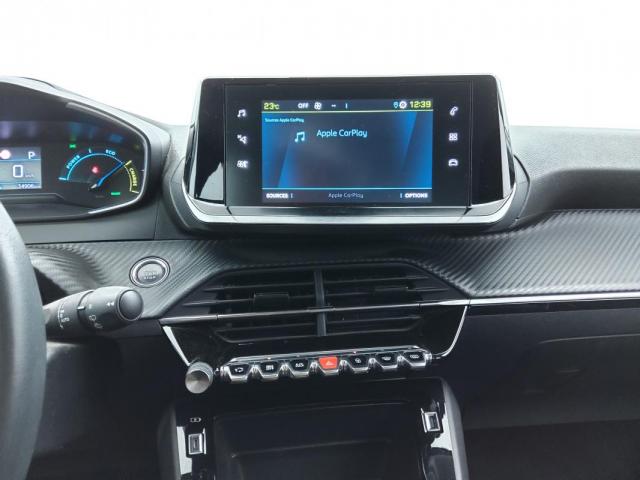 Peugeot 208 image 5