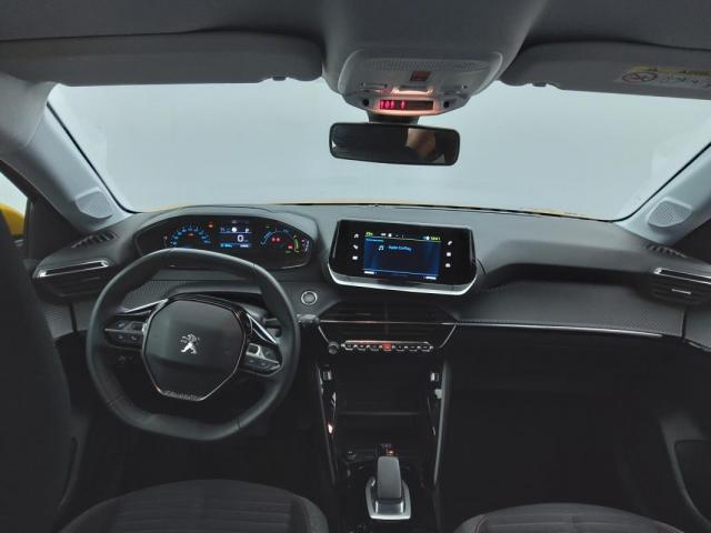 Peugeot 208 image 2