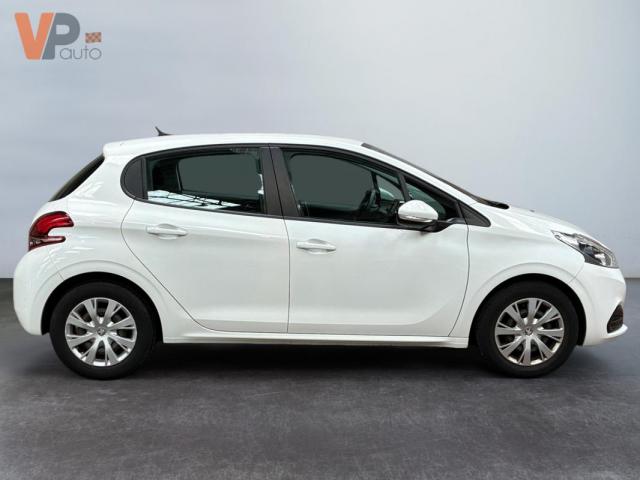 Peugeot 208 image 2