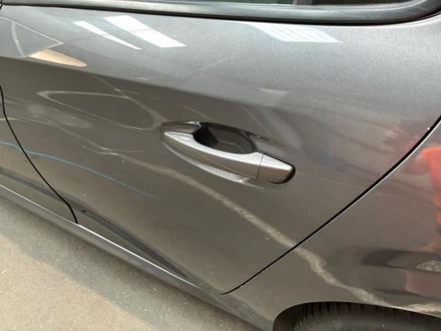 Peugeot 208 image 8