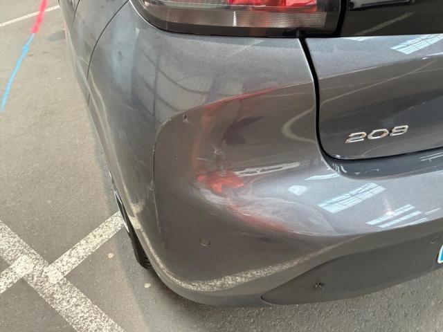Peugeot 208 image 1