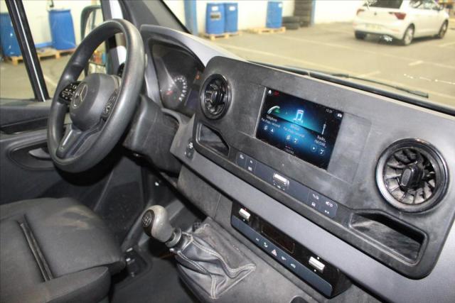 Mercedes Benz Sprinter image 1