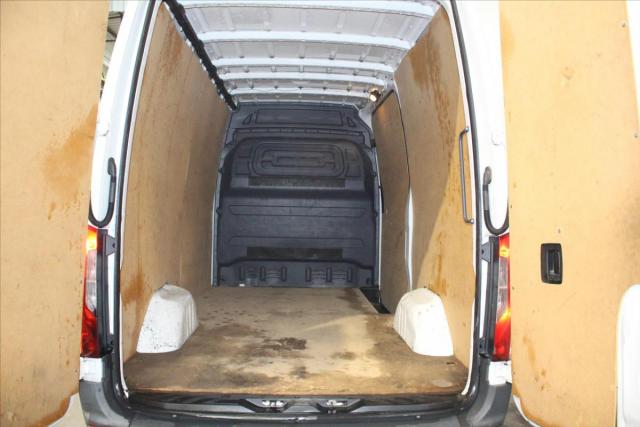 Mercedes Benz Sprinter image 7