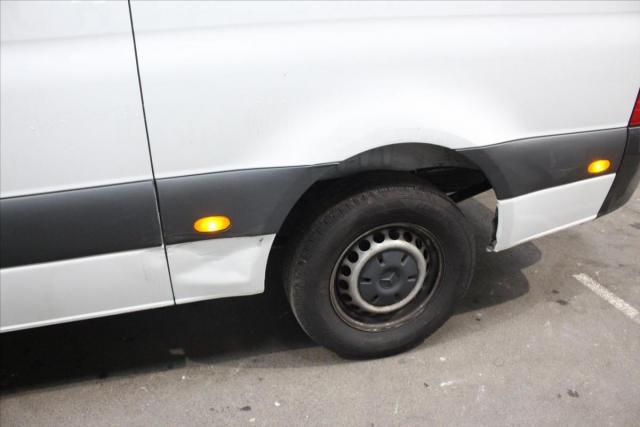 Mercedes Benz Sprinter image 6