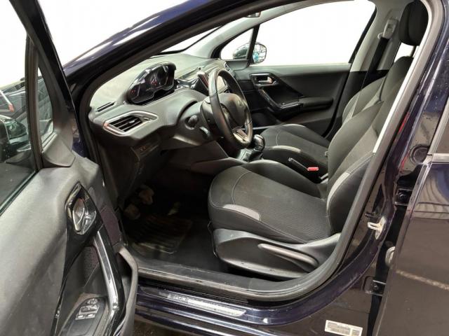Peugeot 208 image 2