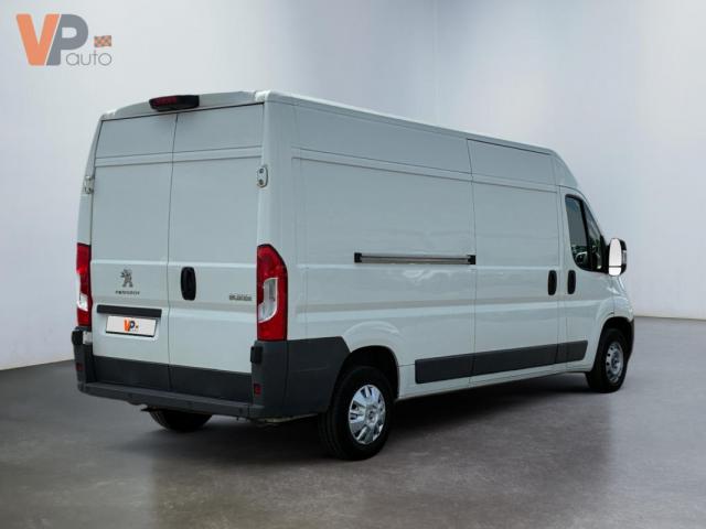 Peugeot Boxer image 1