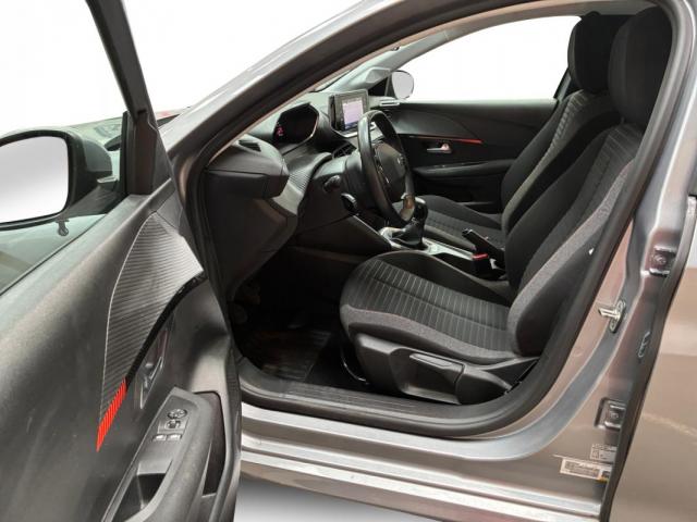 Peugeot 208 image 1