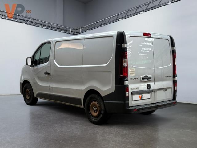 Renault Trafic image 2