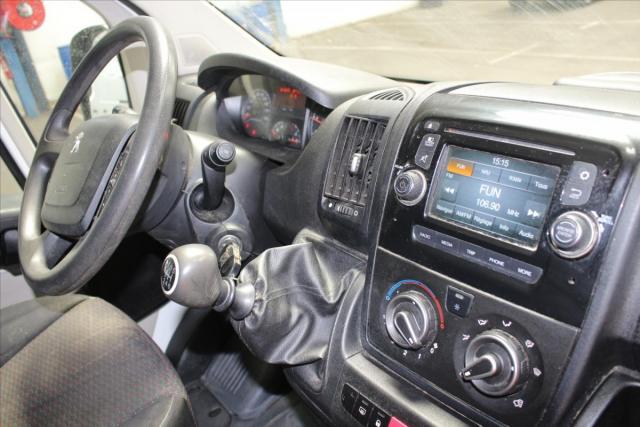 Peugeot Boxer image 2