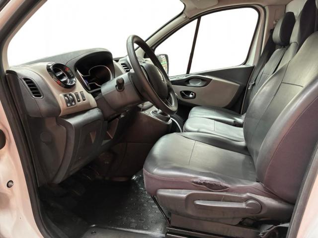 Renault Trafic image 3