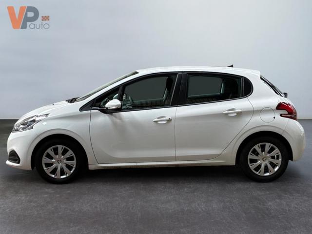 Peugeot 208 image 1