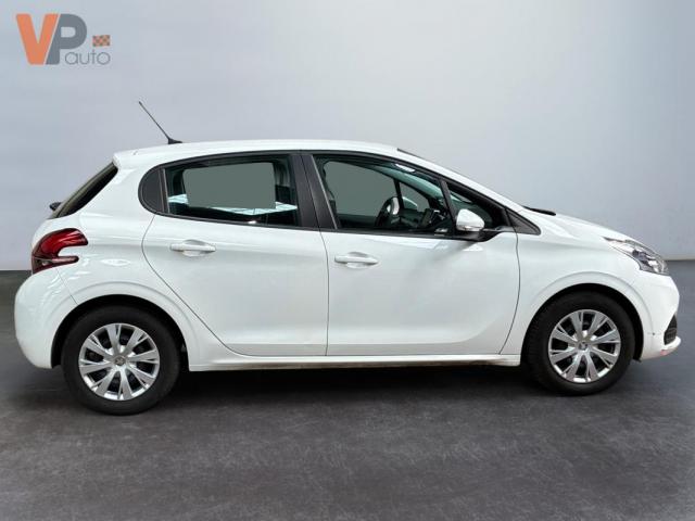 Peugeot 208 image 5