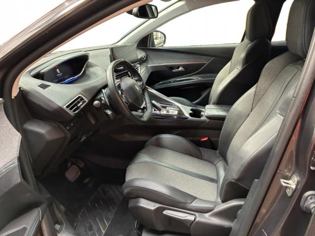 Peugeot 3008 image 2