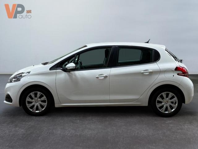 Peugeot 208 image 2