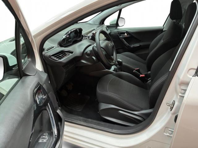 Peugeot 208 image 5