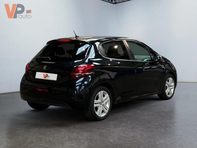 Peugeot 208 image 1