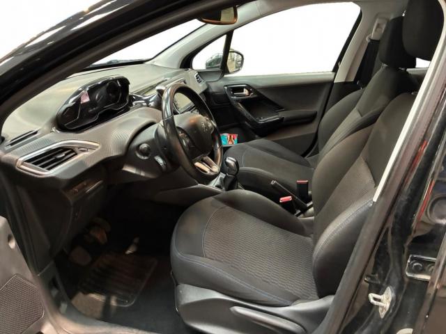 Peugeot 208 image 2