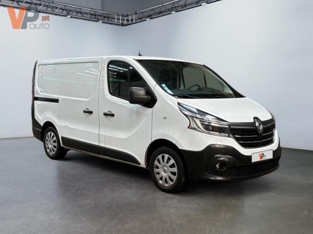 Renault Trafic image 2