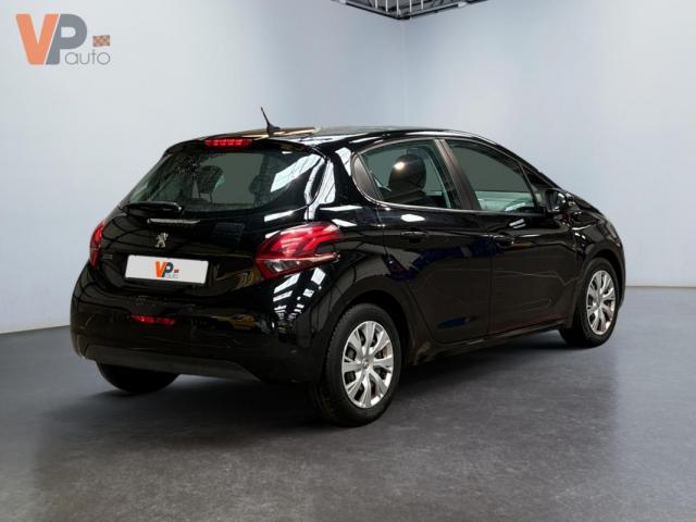 Peugeot 208 image 1