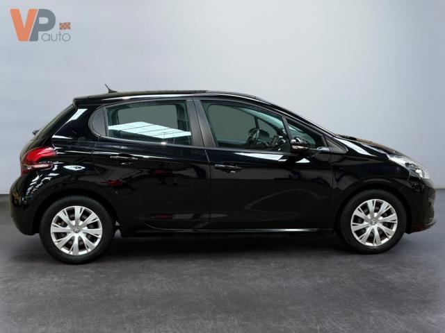 Peugeot 208 image 8