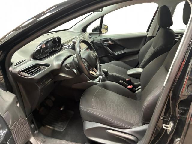Peugeot 208 image 7