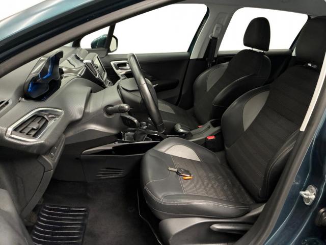 Peugeot 2008 image 8